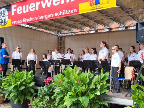 Auftritt des Jugendblasorchesters Sebnitz bei einem Vereinsfest