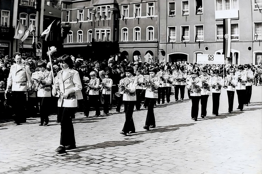 Erster Marschumzug Pionierblasorchester Sebnitz